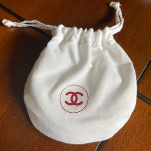 CHANEL face cleaning sponge❤️